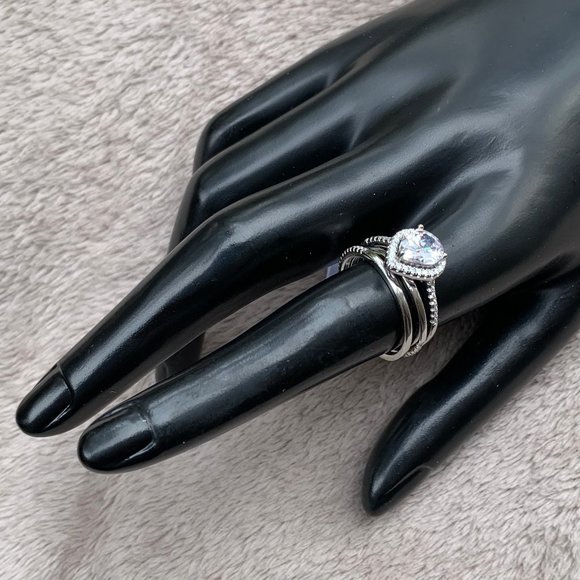 Bleu Sage Sterling Silver Tear Drop Crystal 3 Ring Set - Picture 3 of 14